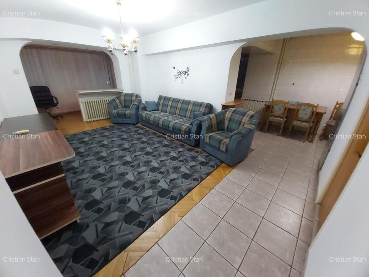 Unirii fantanile mari Piata Unirii - Piata Constitutiei 2 cam 450 euro - 2