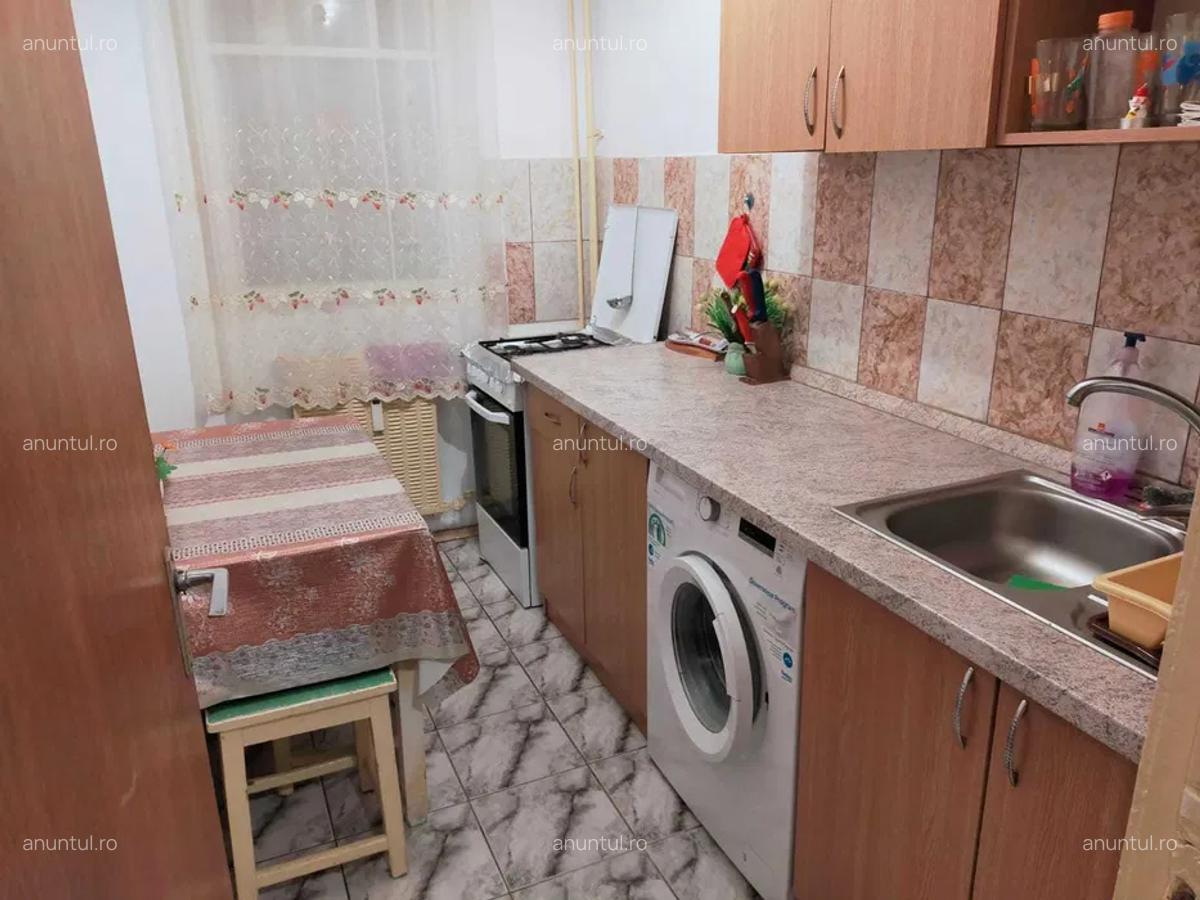 Pantelimon, Ritmului, stradal 8/10 dec 33mp vedere spate bl 1981 reab term - 1