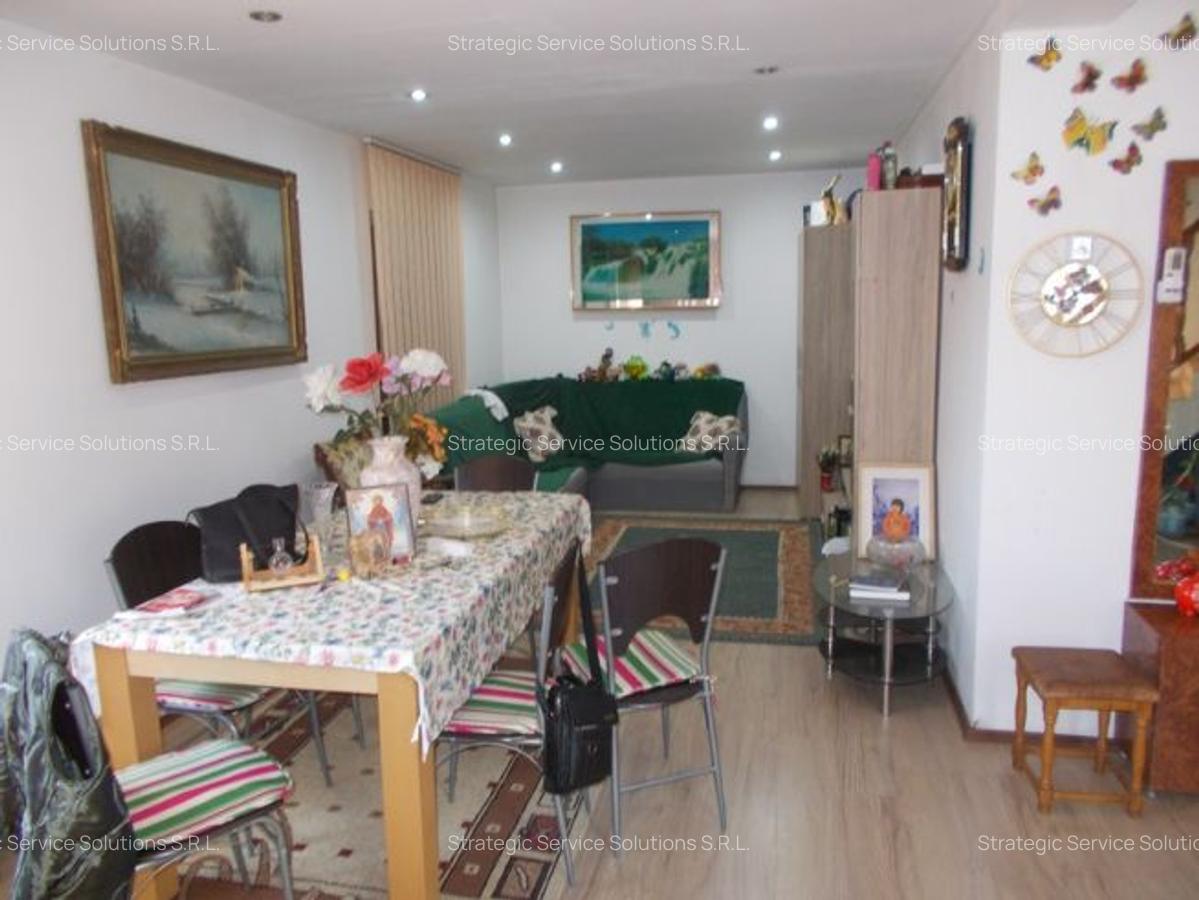 Vila, P+M, Giroc, vatra satului, 5 camere, teren 274mp - 2