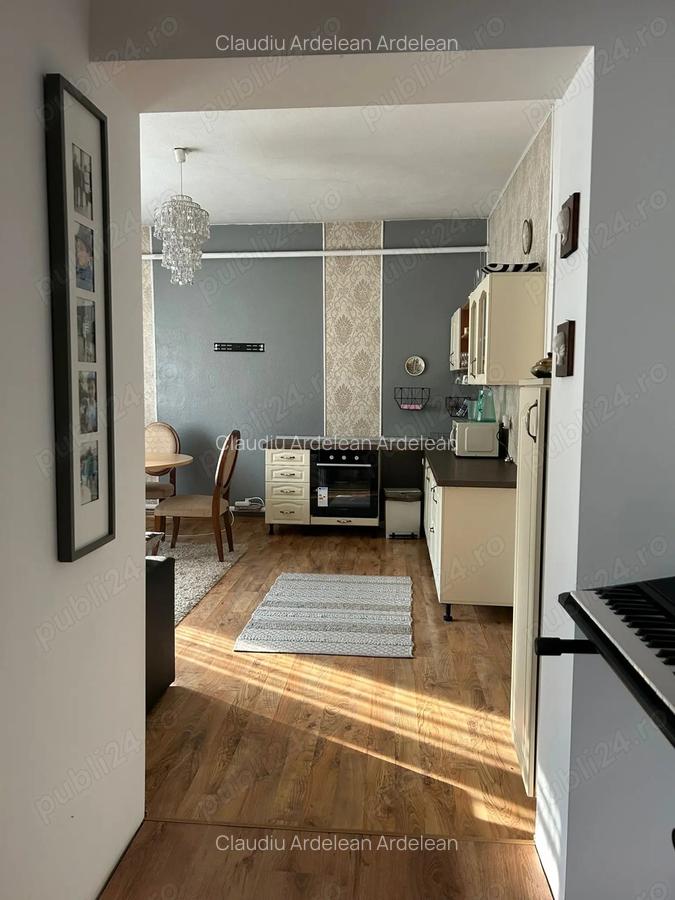 Casa de vanzare , Zalau , ultracentral , 250 m2 ( total suprafa?a 800m2),linga primarie . - 3