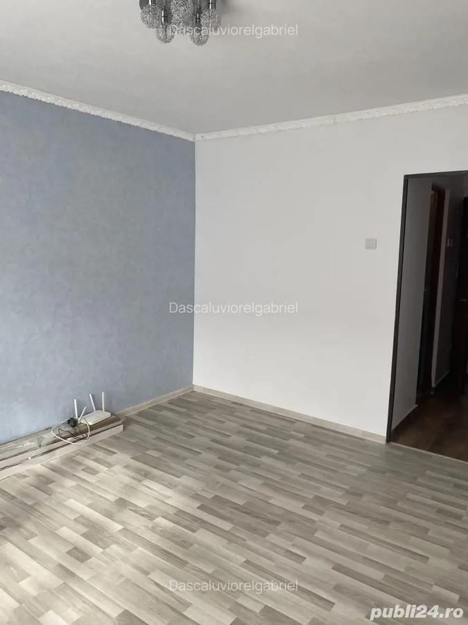 Garsoniera Pitesti Cartier Prundu Pret 142000 lei - 1