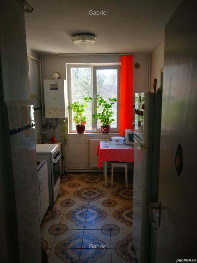 Apartament 3 camere etaj 1 Ion Creanga Prefectura Primarie(fostul C.E.C) liceul Pedagogic - 7