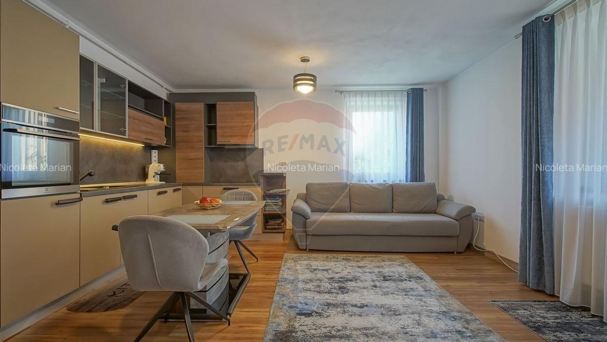 Apartament cu 3 camere decomandat, mobilat în Florilor - 13