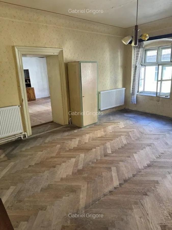 Apartament cu 3 camere semidecomandat în Centrul Istoric - 2