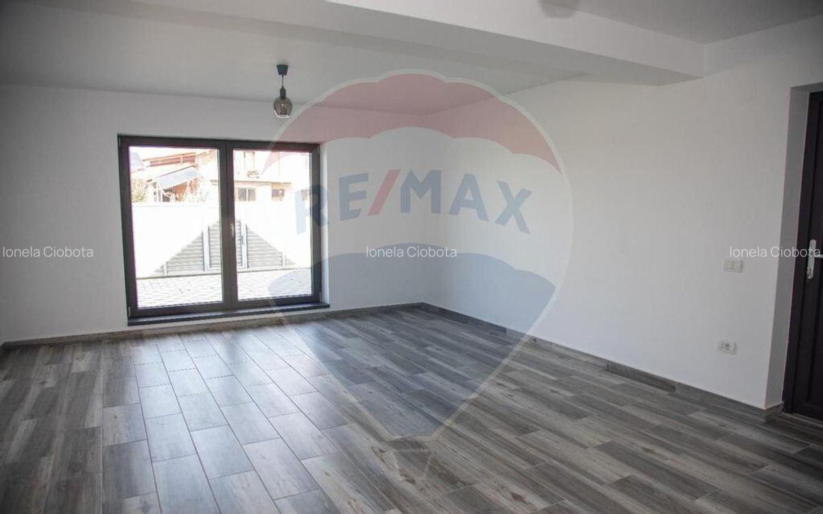 Casa / Vila de vanzare Sanpetru, jude?ul Bra?ov - 1