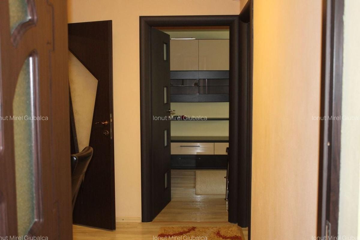 Apartament 3 camere, zona Ambasador, etaj 1 - 10