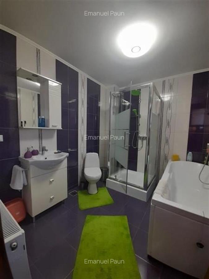Casă cu 6 camere în Central - 10