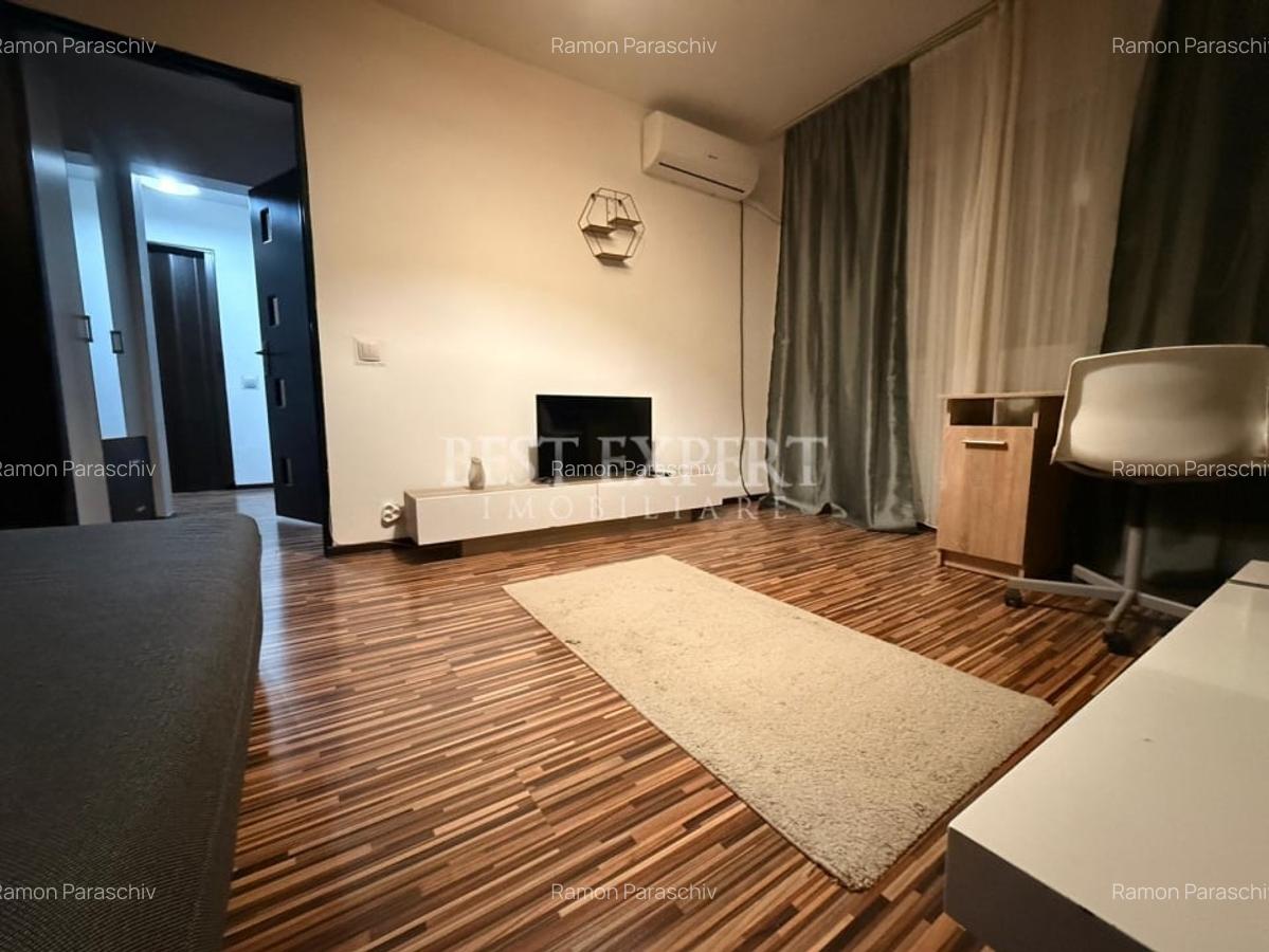 Garsoniera Trapezului Metrou 1 Decembrie - 1