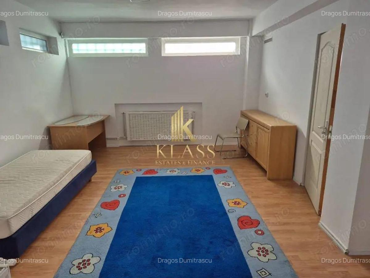 Apartament 5 Camere, 250mp, pretabi lpentru locuit cat si pentru alte activitati - 17 Apartament 5 Camere, 250mp, pretabi lpentru locuit cat si pentru alte activitati - 17