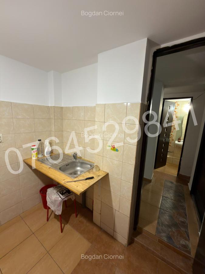 Vanzare garsoniera zona Hala Traian-Calea Călărasilor,Str. Traian 87 - 11