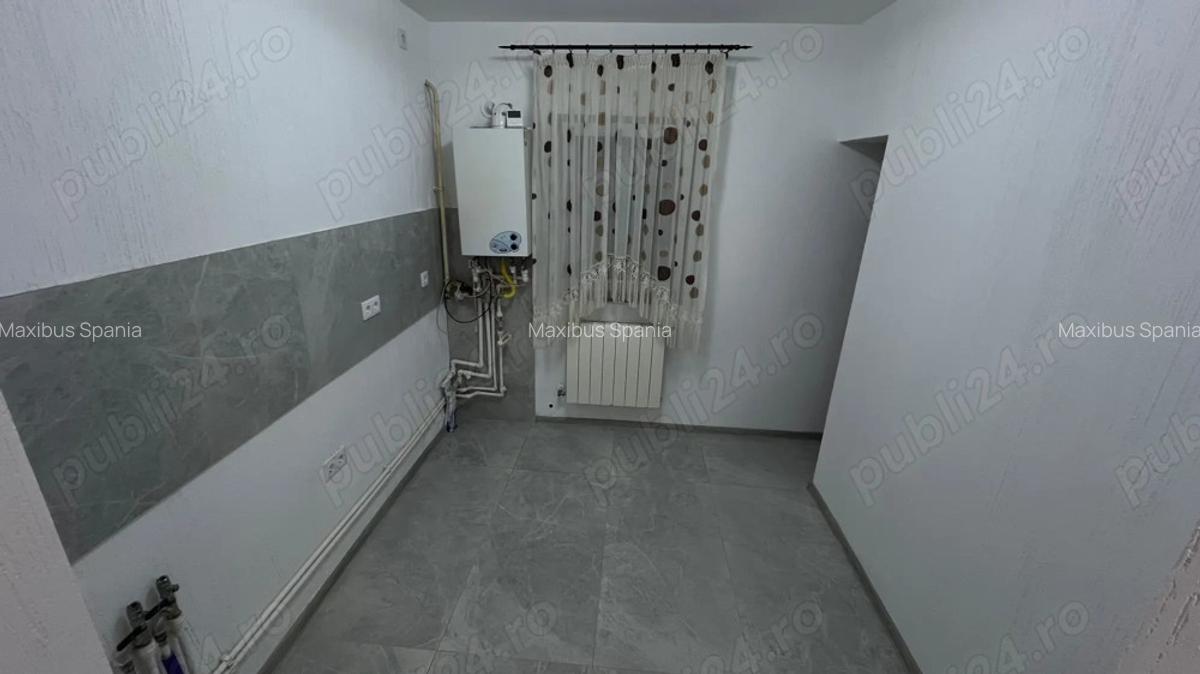 De vinzare garsoniera ,cf 1 sporit la parter, in bl de apartamente - 1