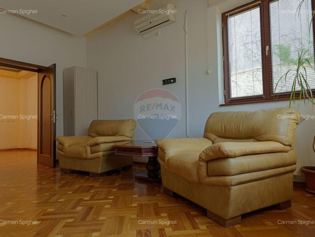 Casa / Vila de inchiriat  zona Dacia - 5