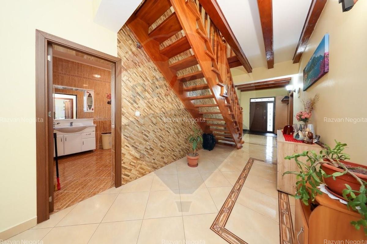 Casa 4 camere, mobilata si utilata, 2 389 m2. teren, Sanpetru! - 35