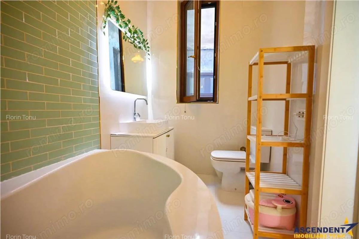 FILM! Eleganta si confort, in cetatea istorica a Brasovului, vedere spre Tampa - 6