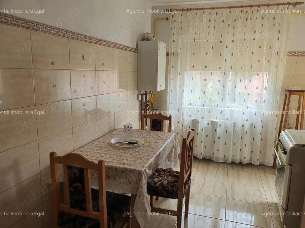 Apartament doua camere la curte, zona 1 Mai. - 7