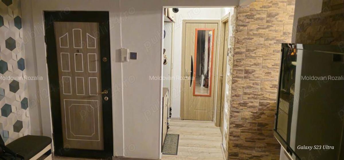 Vand in Dambul Pietros,apartament cu 2 camere,hol patrat,confort 1,decomandat,etajul 6 din 10,frumos - 2