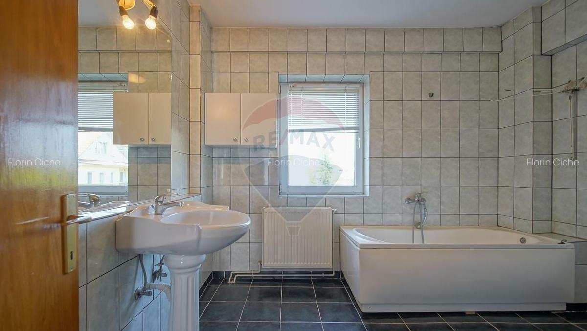 Vila impunatoare, rezidenta cu pretentii, Tractorul, Brasov - 6