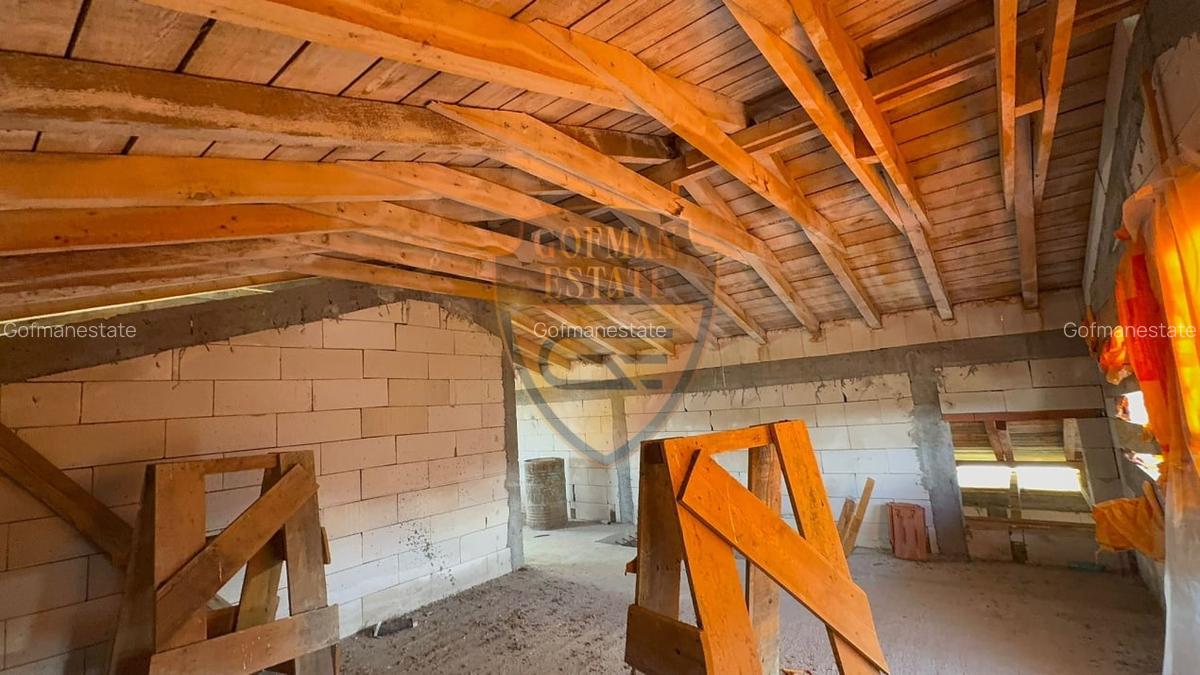 Casa 4 camere, P+M , Valul lui Traian, la gri teren 337 mp, garaj - 27