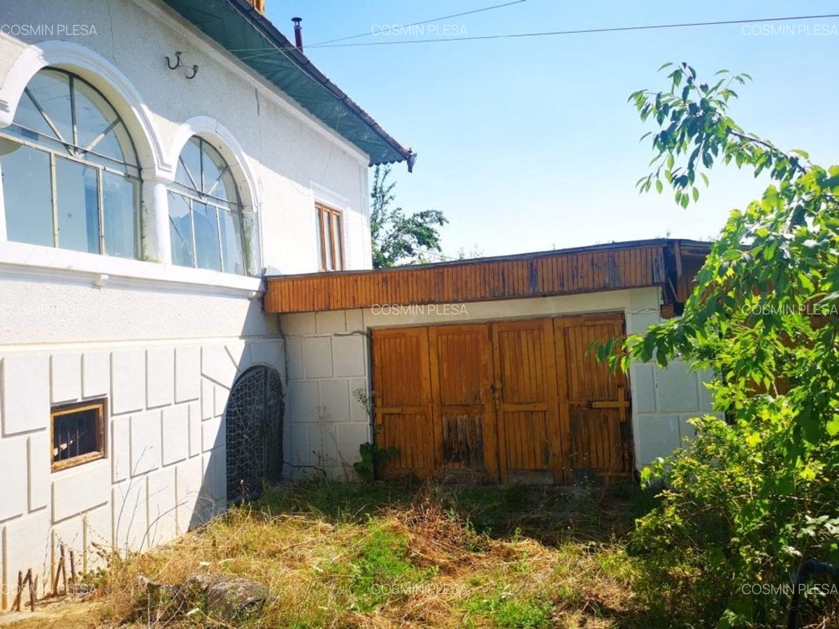Casa batraneasca + beci, BEREVOIESTI -UNGURENI, teren 6.200mp - 7