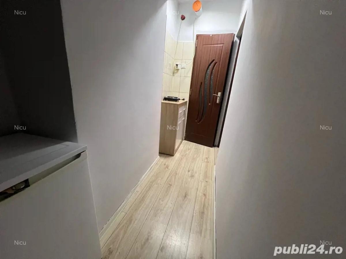 Inchiriez garsoniera, la capatul troleului 102 - 5