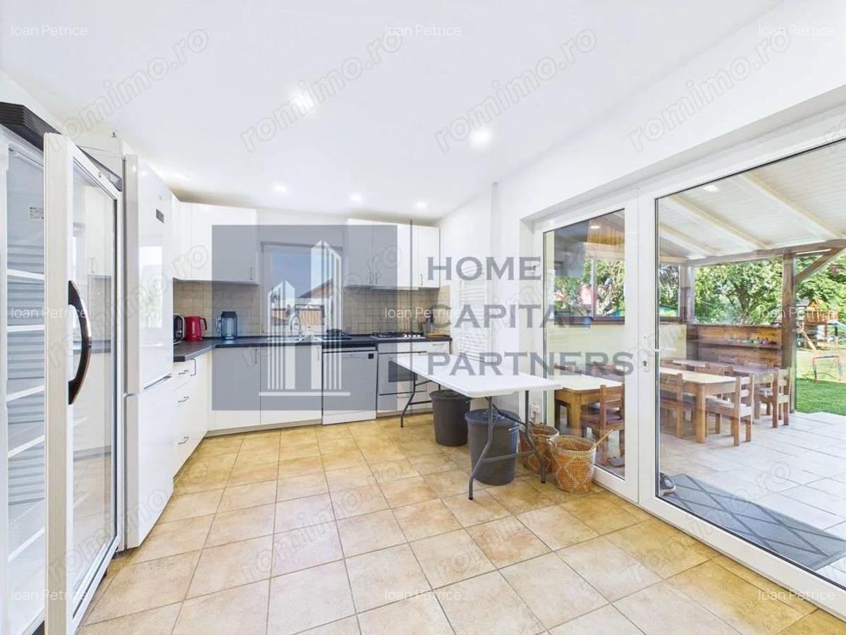 Vanzare casa P+M, 7 camere, 4 dormitoare, 4 bai, garaj 3 autoturisme - 14