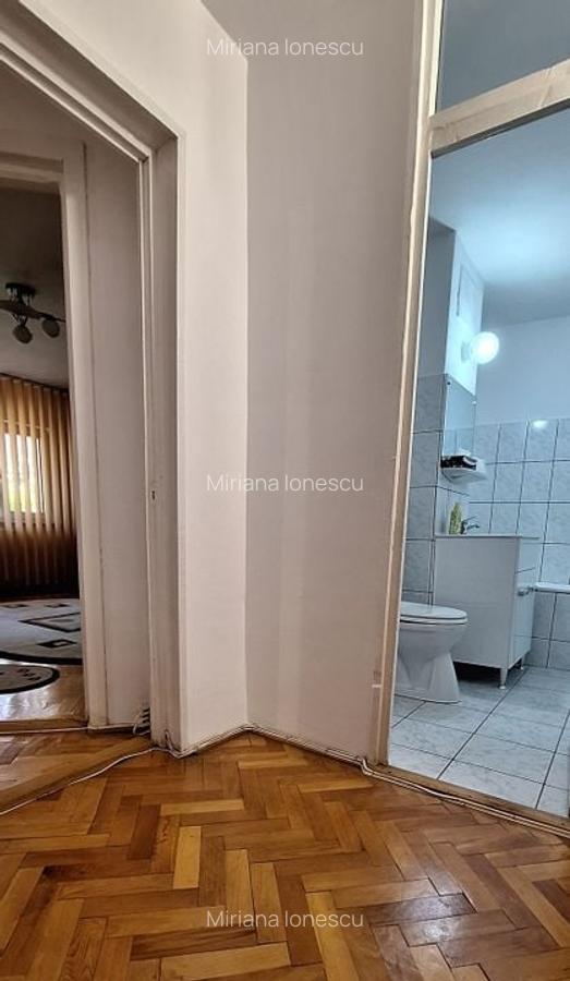 Apartament renovat cu 3 camere - zona Andrei Saguna - 13