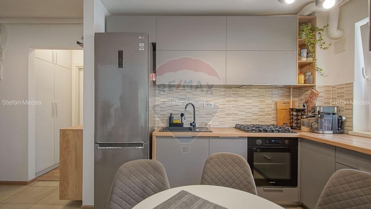 Apartament cu 2 camere si boxa de vanzare la Top City in Tractorul - 4 Apartament cu 2 camere si boxa de vanzare la Top City in Tractorul - 4