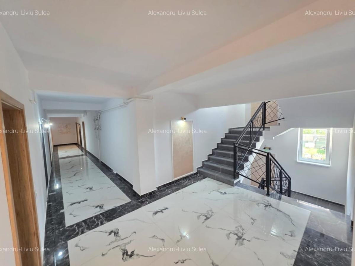 Apartament cu trei camere tip penthouse, zona Tractorul - 4
