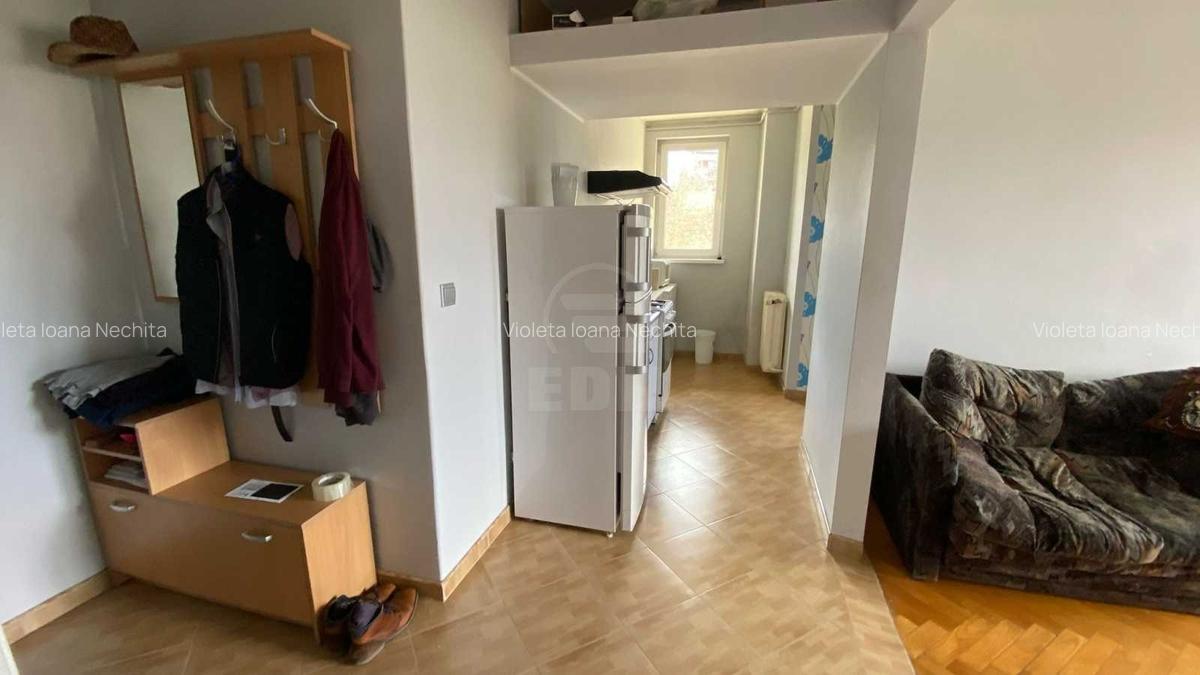 Apartament de vânzare, 3 camere, 54 mp, Plopilor - 5