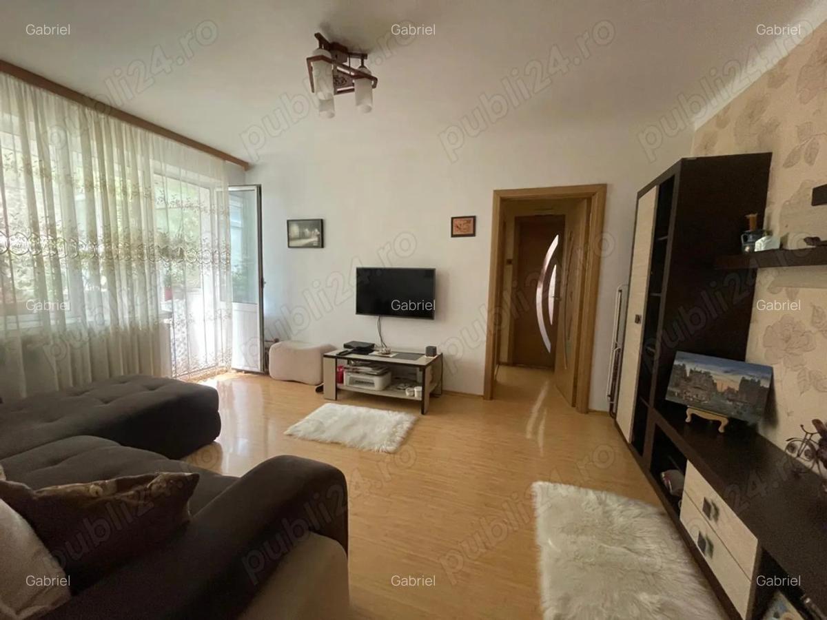 Vand apartament cu 2 camere - 1