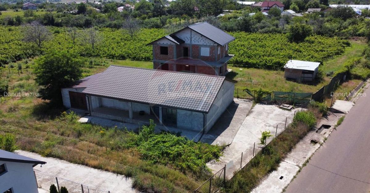 Casa sau Spatiu Dumbraveni langa DN E85 - 15