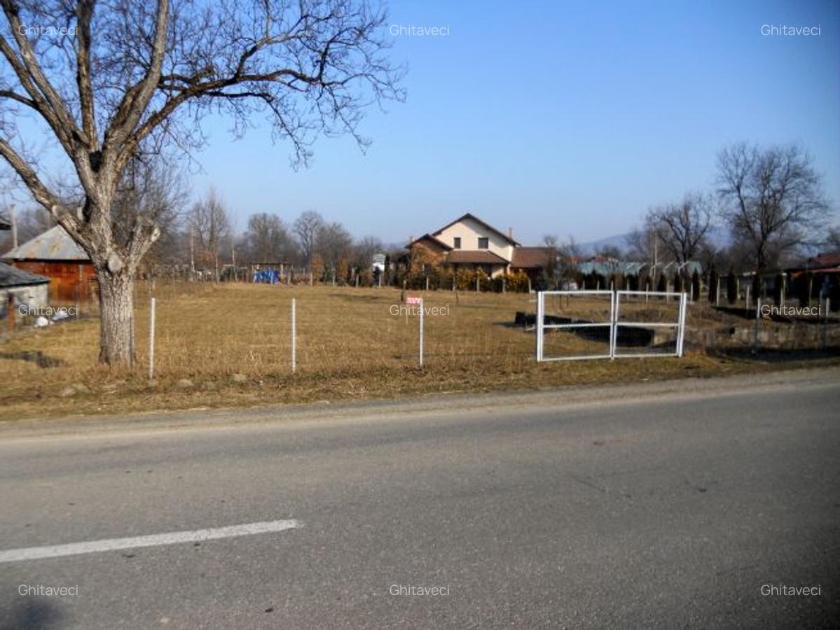 Loc de casa 1600 mp front 32 metri ULTRACENTRAL loc .Craciunesti - 1