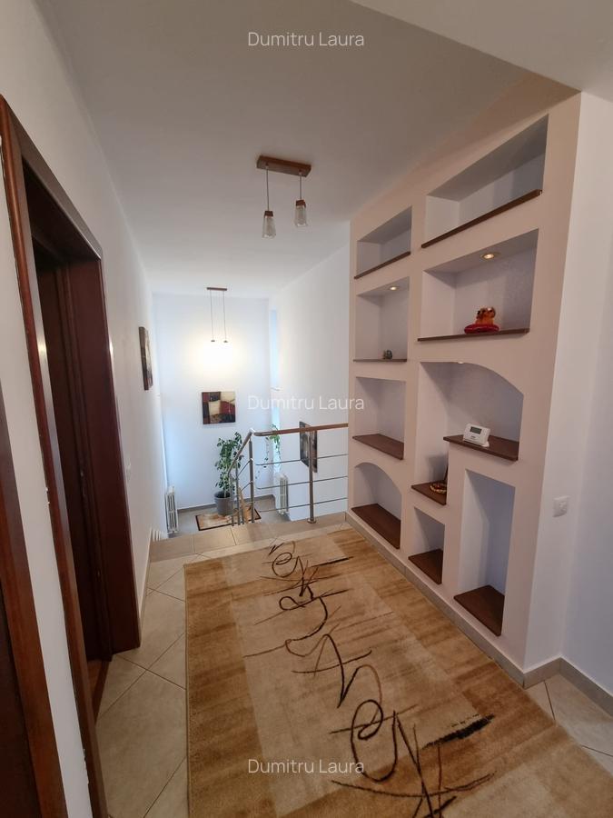 Casă cu 5 camere în Bucium - 3