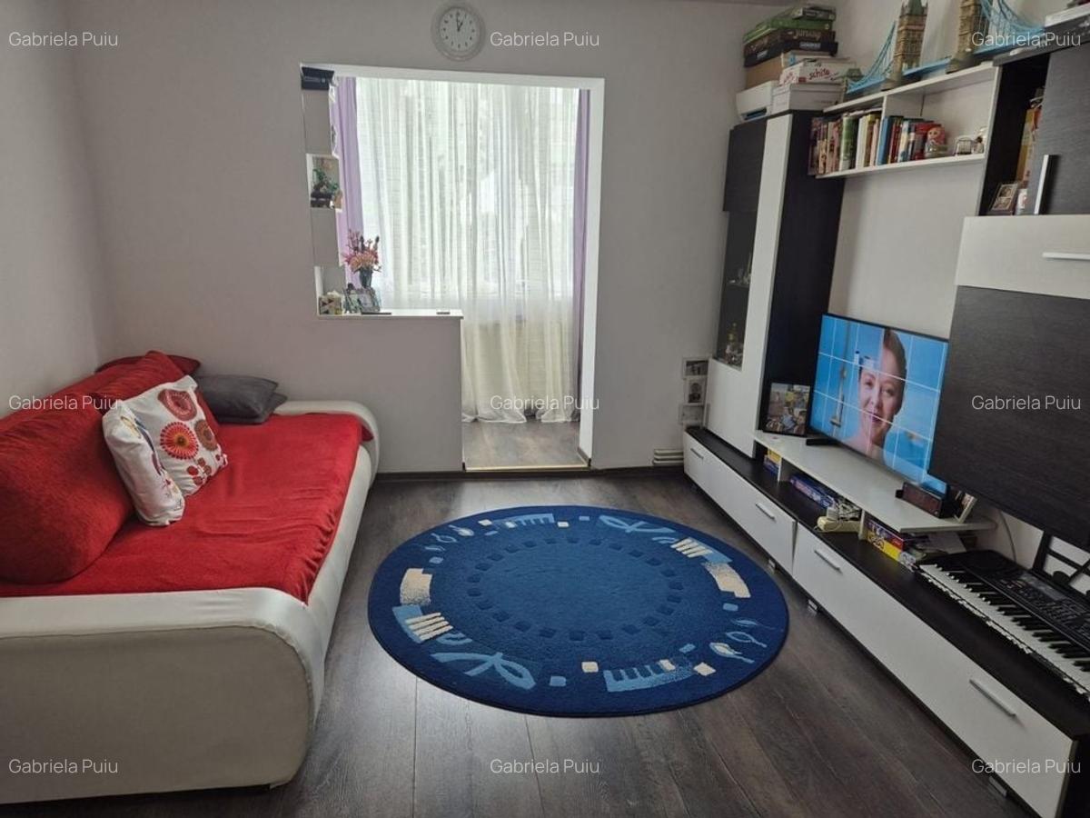 Apartament cu 2 camere decomandat, mobilat în 13 Decembrie - 2