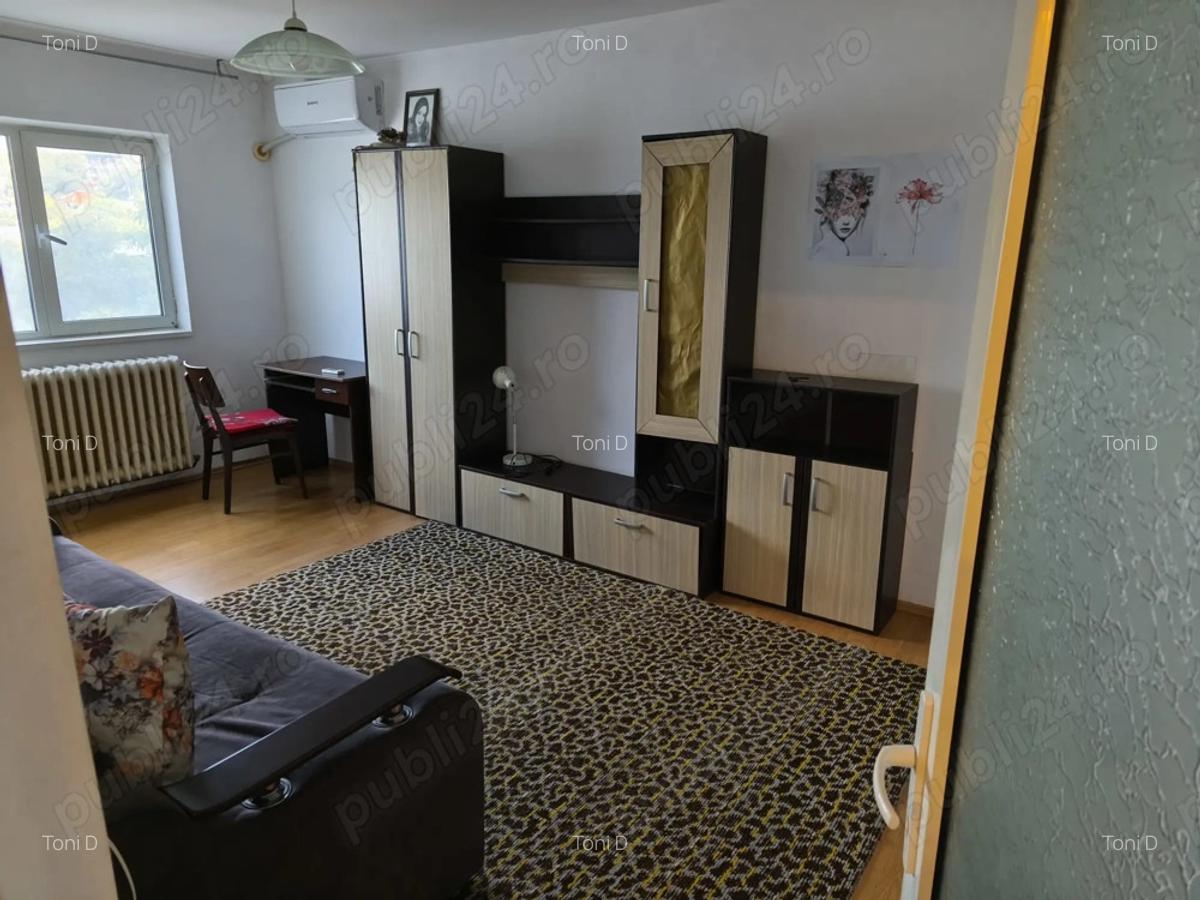 PF inchiriez ap 2 cam decomandat in Podul de Fier - 1