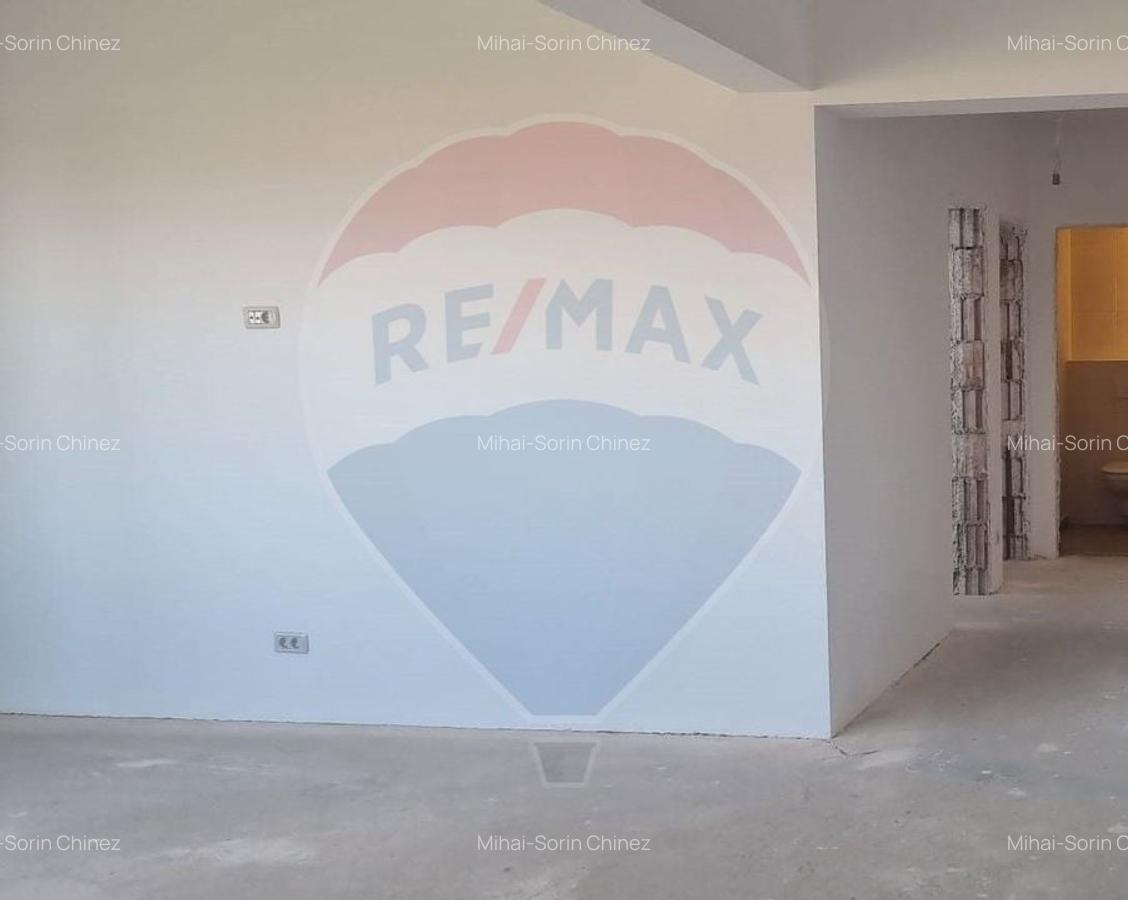 Apartament de vanzare - 3 camere, 72,37 mp + balcon generos - 9