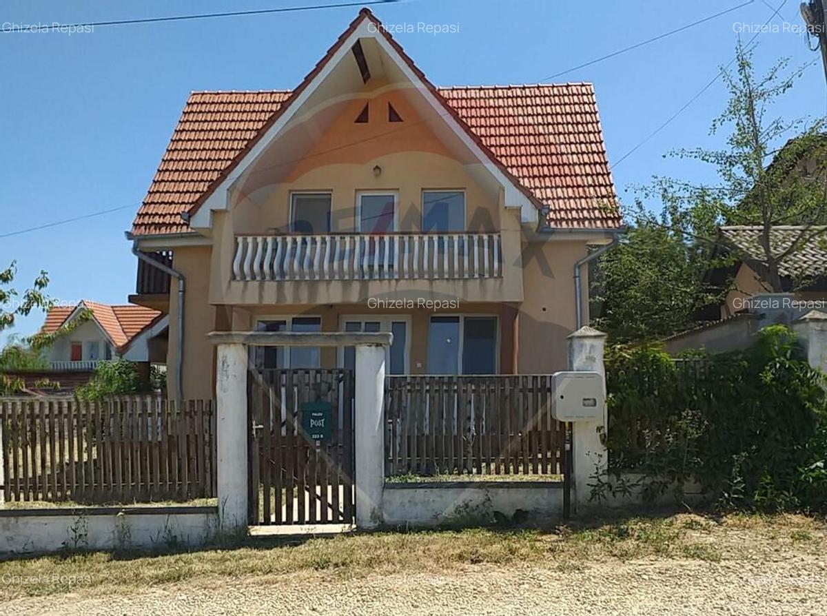 Casa / Vila cu 5 camere de vanzare - 1