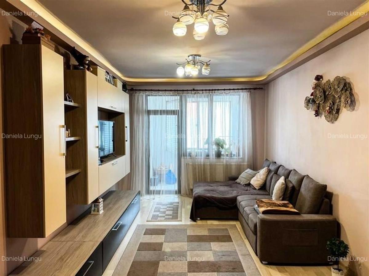 Apartament cu 3 camere decomandat, mobilat în Tractorul - 1