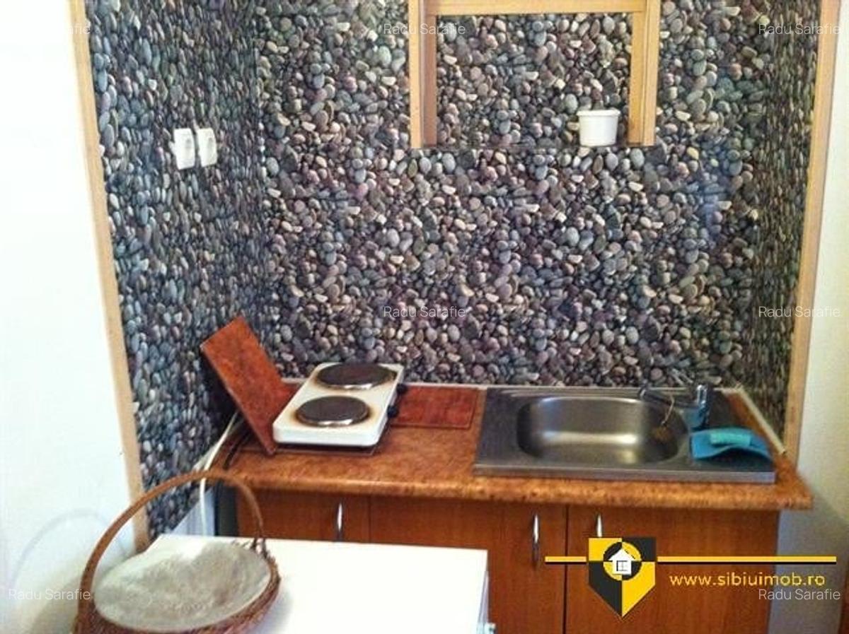 Garsoniera la casa str.moldoveanu-milea acces separat - 3