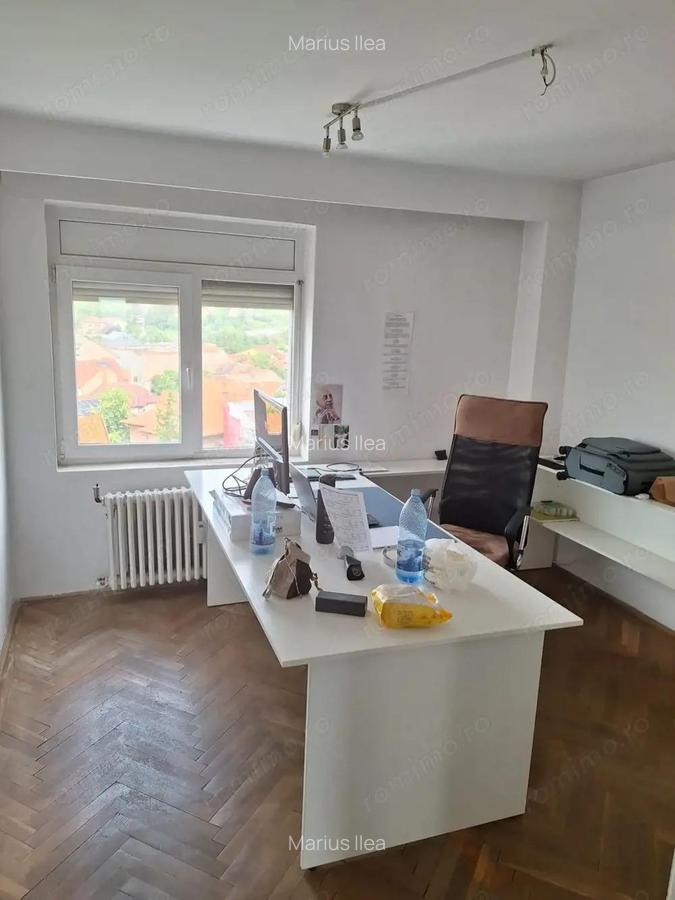 Apartament cu 4 camere de vanzare pe Bld Magheru din Oradea - 2
