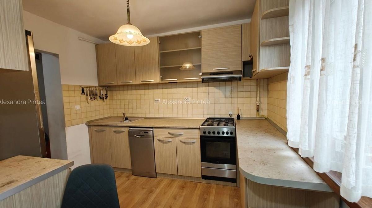 Apartament 3 camere, etaj 3, decomandat, 2 baie, Plopilor - 3