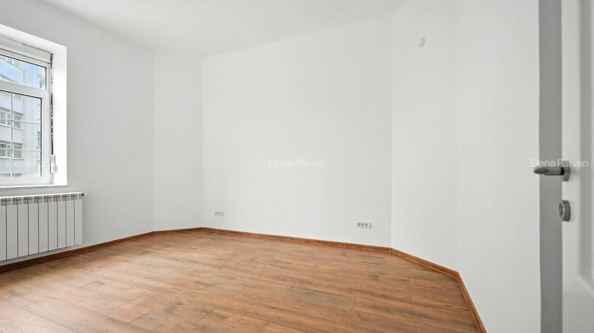 Apartament tip Penthouse 4 camere de inchiriat-Piata Romana - 14