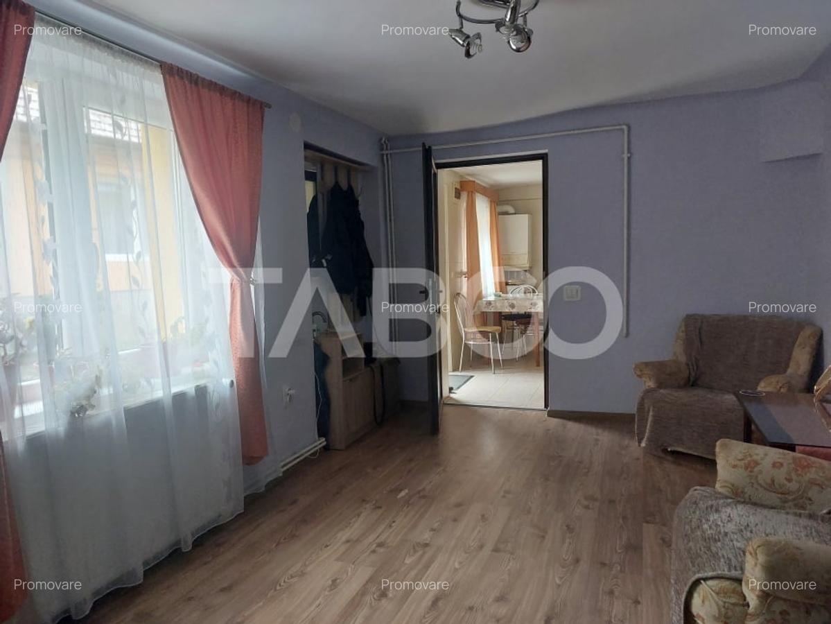 Apartament la casa 97 mpu 5 camere 2 bucatarii 3 bai gradina Cisnadie - 4