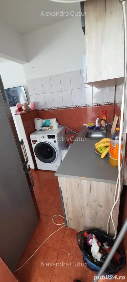 Apartamente de vanzare cu 2 cam canf 1 .etaj 1 din 4 50 mp zona Luica vizavi de Petrompret 45 .000 - 5