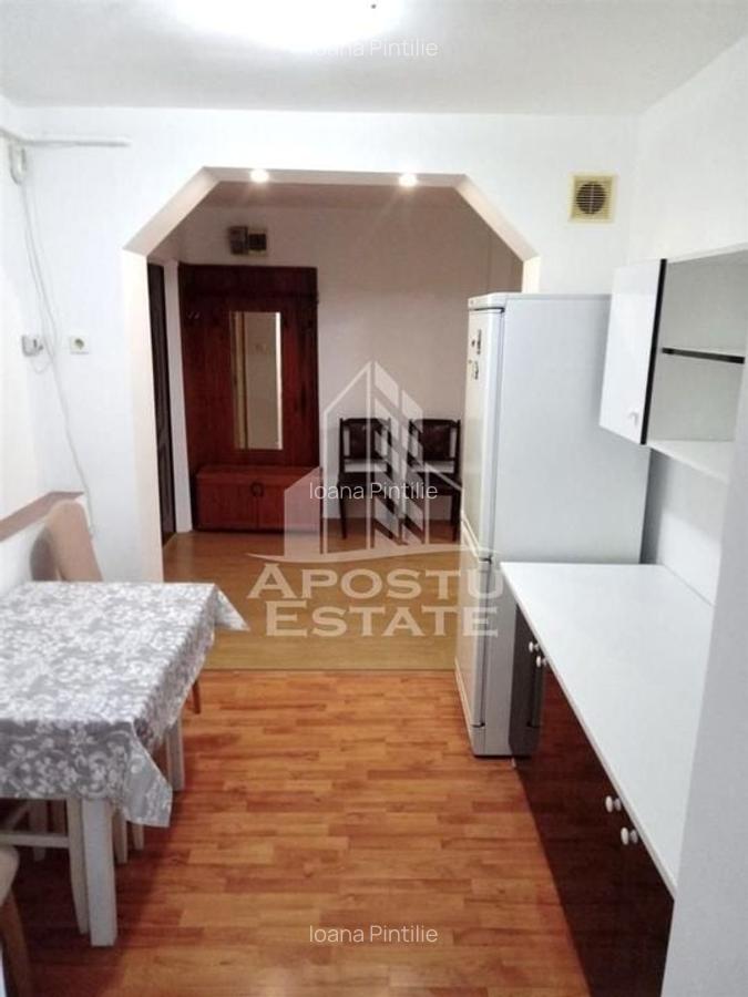 Apartament cu 2 camere, decomandat, zona Complex - 3
