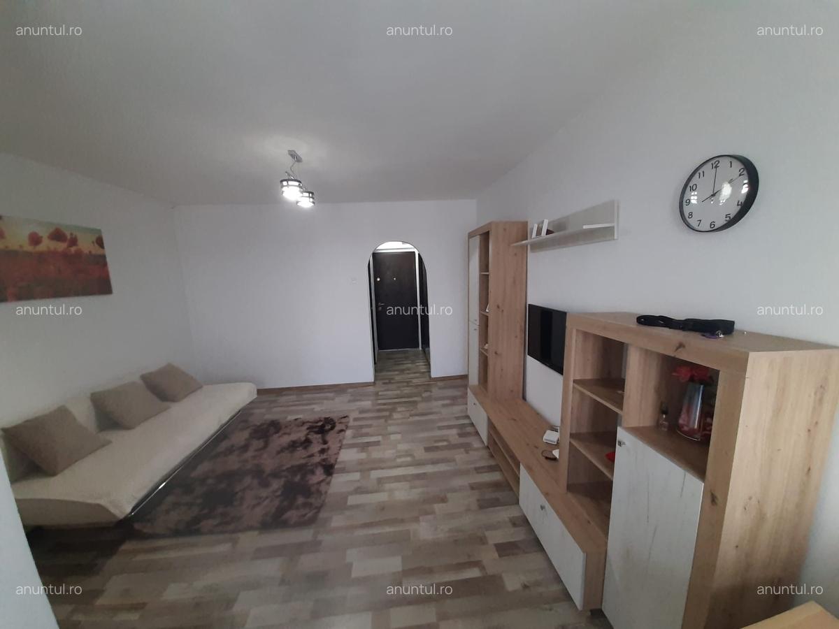 Metrou Favorit, garsoniera - 12