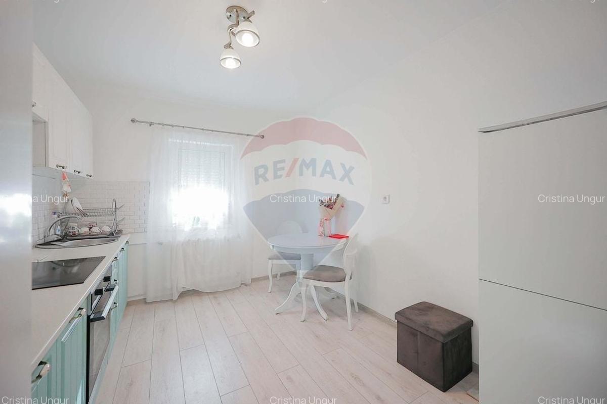 Apartament cu 3 camere + garsoniera de vanzare in zona Decebal - 3