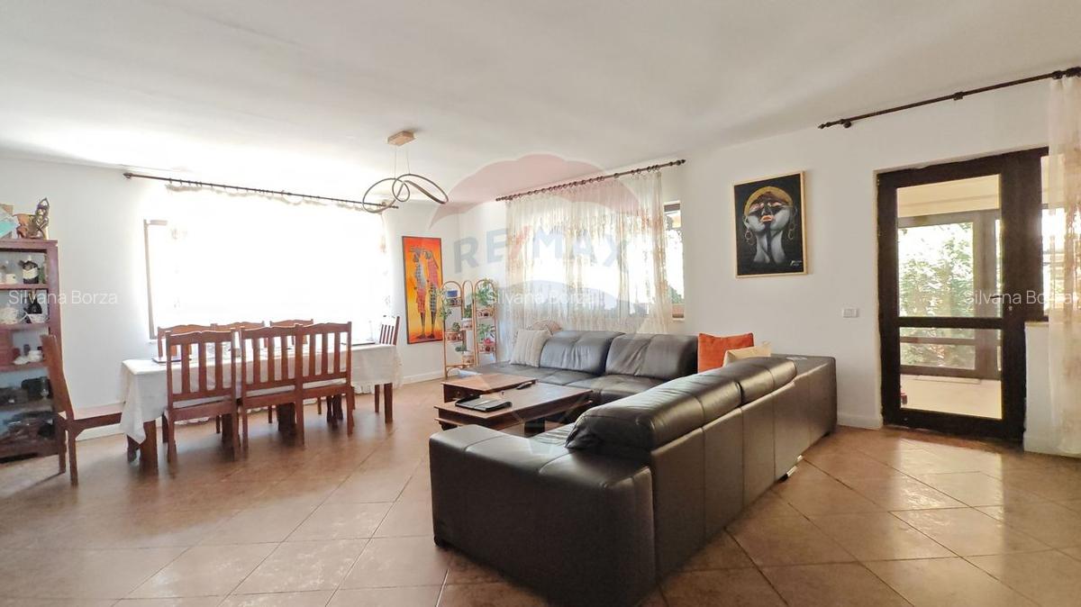 Casa / Vila cu 5 camere de vanzare in zona Pipera - 2