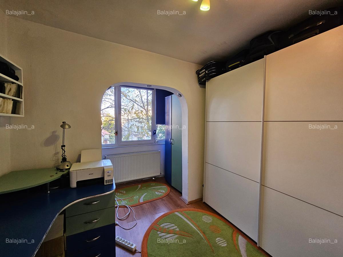 Apartament 4 camere, 2 băi, 2 balcoane, et. 2/4, Timișoara, Calea Torontalului - 14