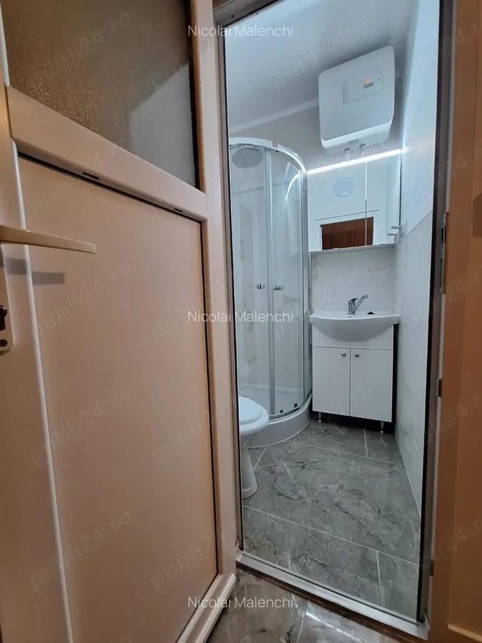 Camera camin cu baie - 1